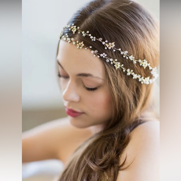Brides & Hairpins - Gia Double Banded Halo Headpiece​ - Picture 2 of 6
